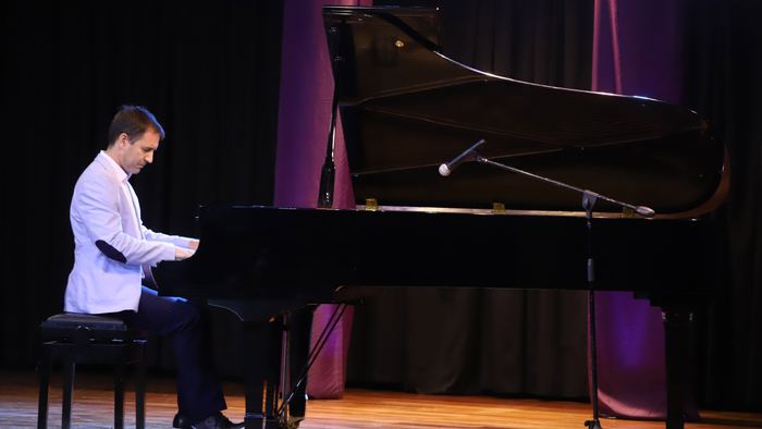 Recital, plano general