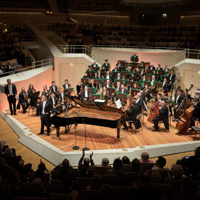 Sala con orquesta